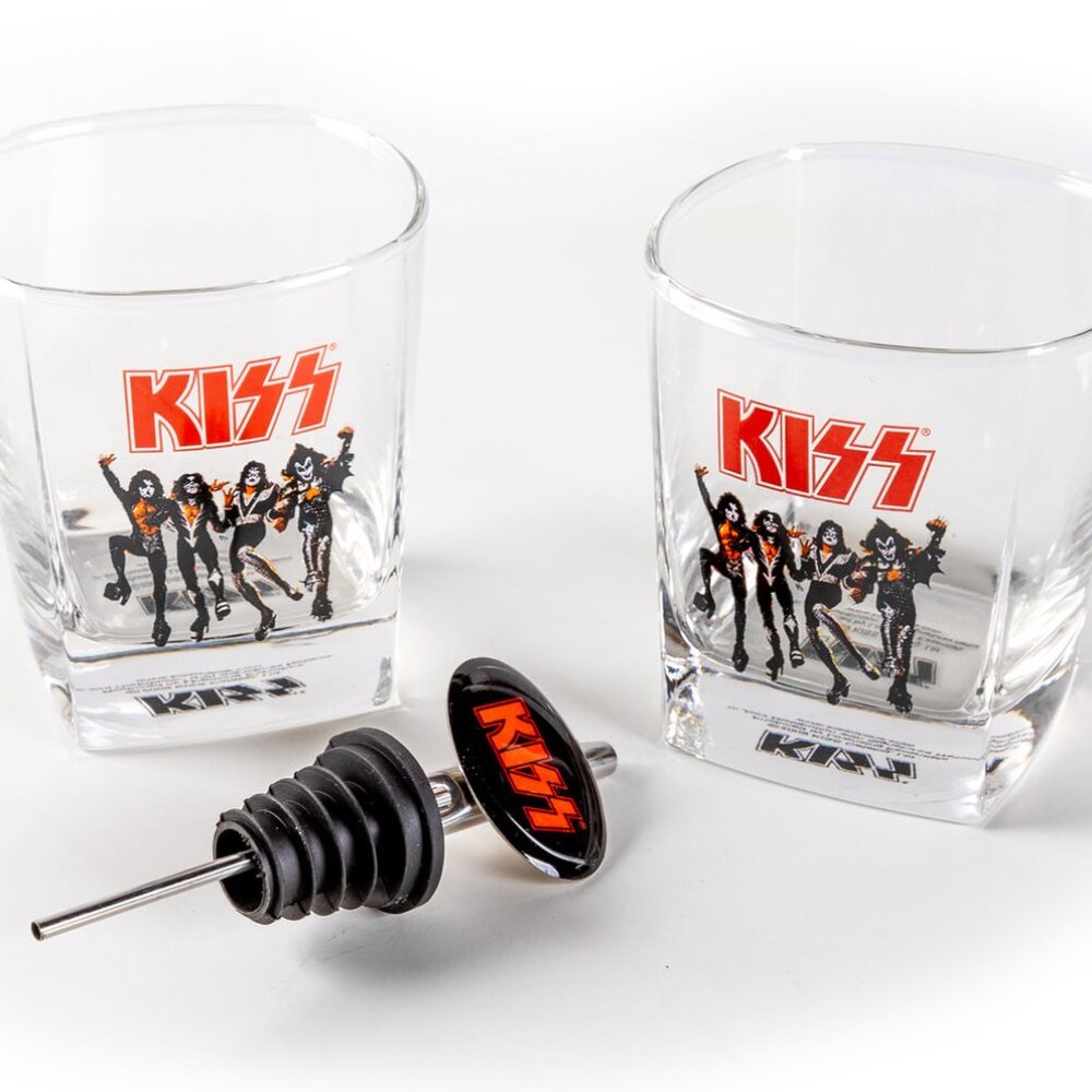 KISS Destroyer Spirit Glasses and Pourer  Rare